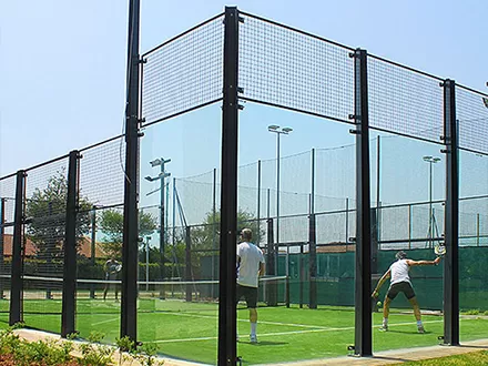FX-P02Q Padel en un club deportivo argentino