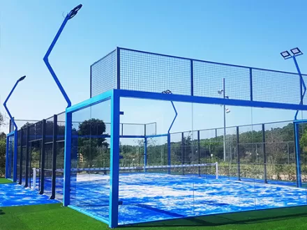 Panorámico Padel Court FX-P02Q en un apartamento en la azotea en Irlanda