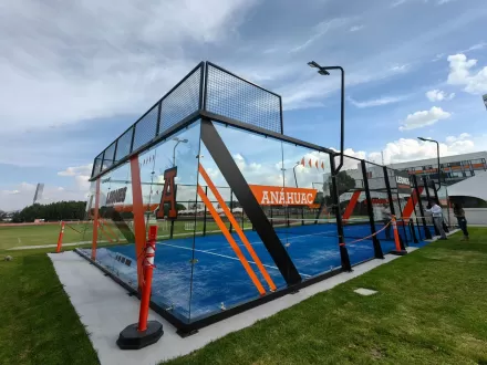 P03 360 ° Panorámico Padel Court instalado en una universidad de renombre en México