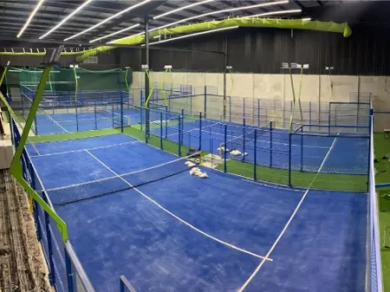Venezuela Padel Club prospere con 3 canchas medio panorámicas P04