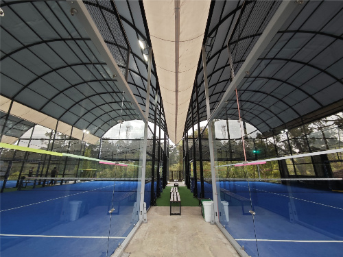 P05 Tribunas Padel de techo fijo en Colombia: un nuevo proyecto de club